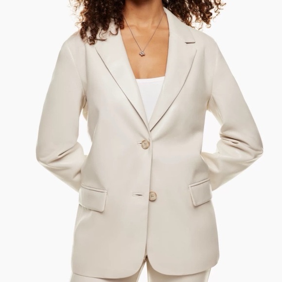 Aritzia Wilfred Memories Blazer In Matte Pearl Size S/P Womens Cream Blazer
